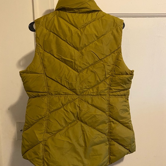 J Crew Puffer Vest - Picture 2 of 2